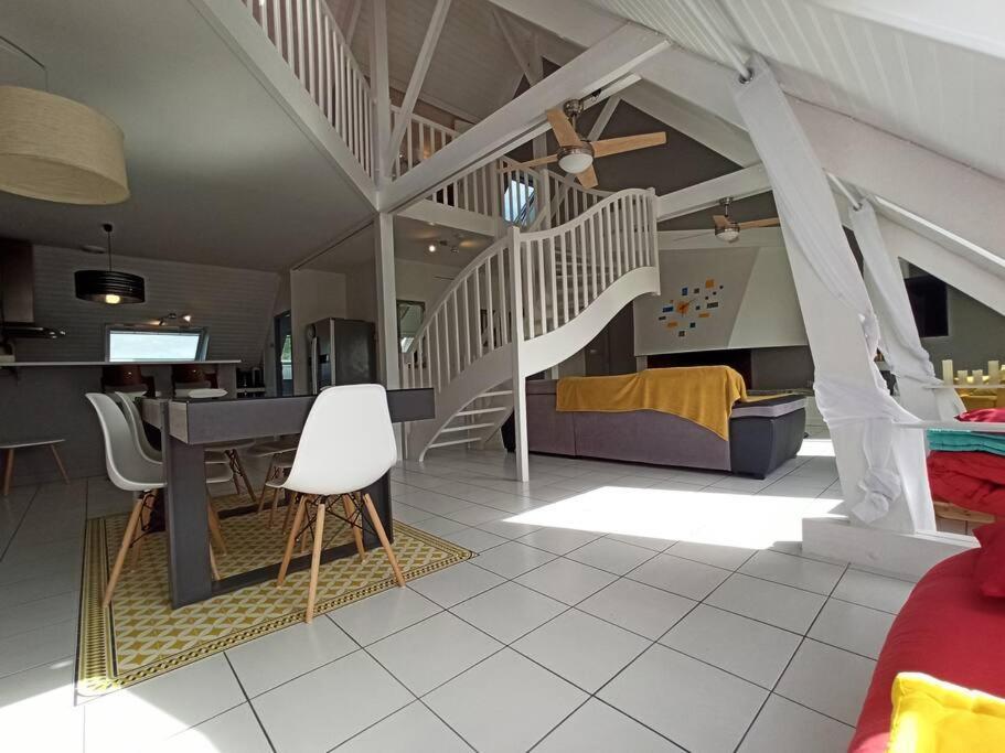 Appartement Superbe loft 90m² proche parc expo Nantes  Extérieur photo